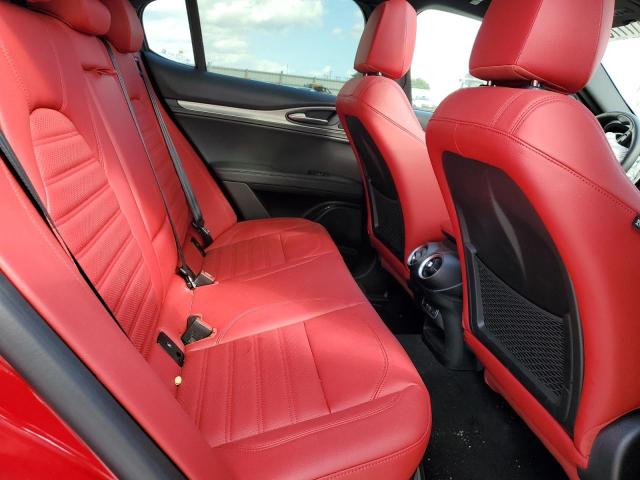 ZASPAKBN2R7D74850 - 2024 ALFA ROMEO STELVIO TI 红色 照片 11