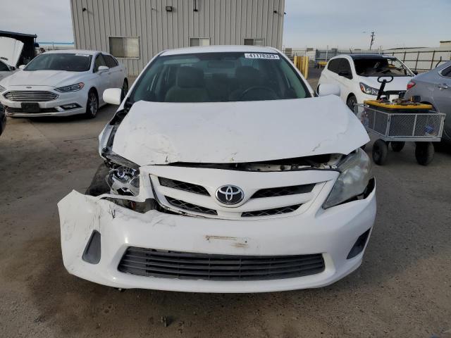 2T1BU4EE8CC770966 - 2012 TOYOTA COROLLA BASE WHITE photo 5
