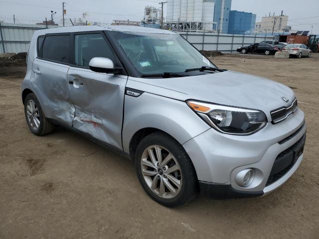 KNDJP3A55H7479675 - 2017 KIA SOUL + SILVER photo 4