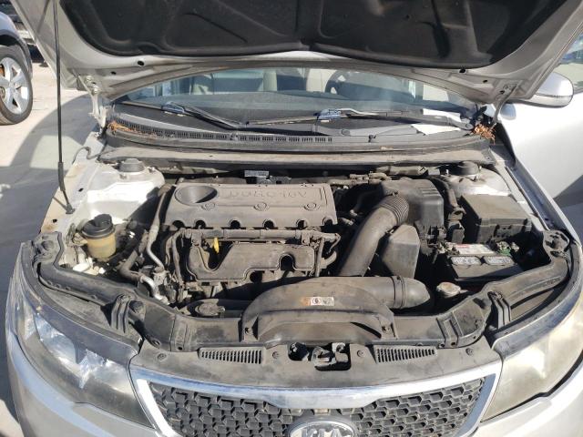 KNAFU4A27D5727986 - 2013 KIA FORTE EX SILVER photo 11