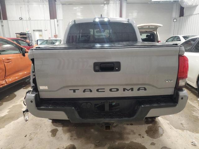 3TMCZ5ANXJM160038 - 2018 TOYOTA TACOMA DOU GRAY photo 6