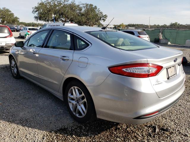 3FA6P0HD6FR110160 - 2015 FORD FUSION SE SILVER photo 2