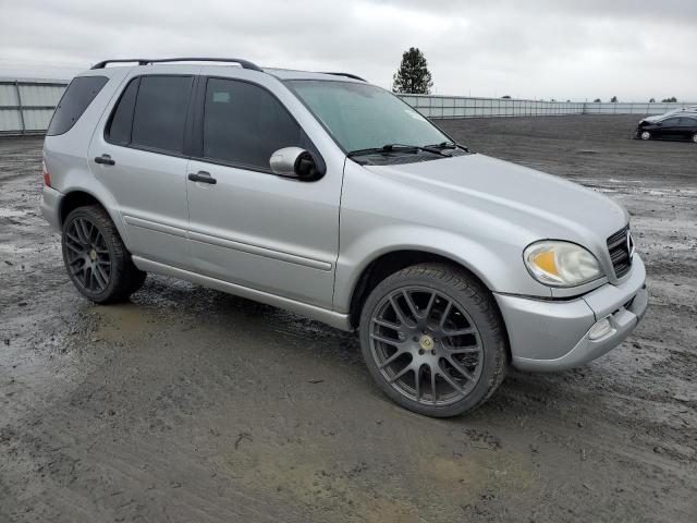 4JGAB54E52A351884 - 2002 MERCEDES-BENZ ML 320 SILVER photo 4