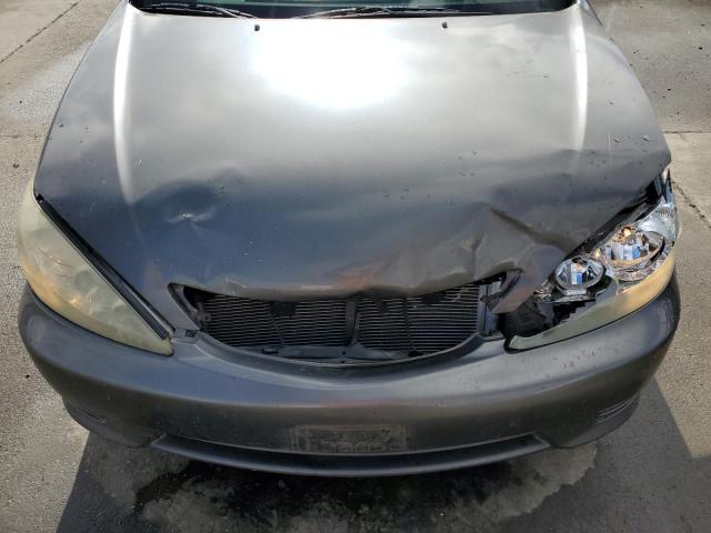 4T1BE30K35U986214 - 2005 TOYOTA CAMRY LE GRAY photo 11