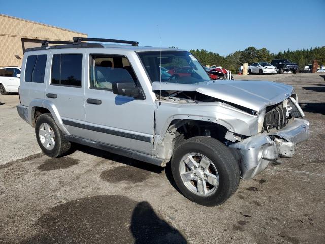 1J8HH48K56C206665 - 2006 JEEP COMMANDER SILVER photo 4