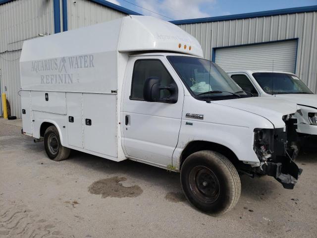 1FDWE3F68JDC00512 - 2018 FORD ECONOLINE E350 SUPER DUTY CUTAWAY VAN WHITE photo 4