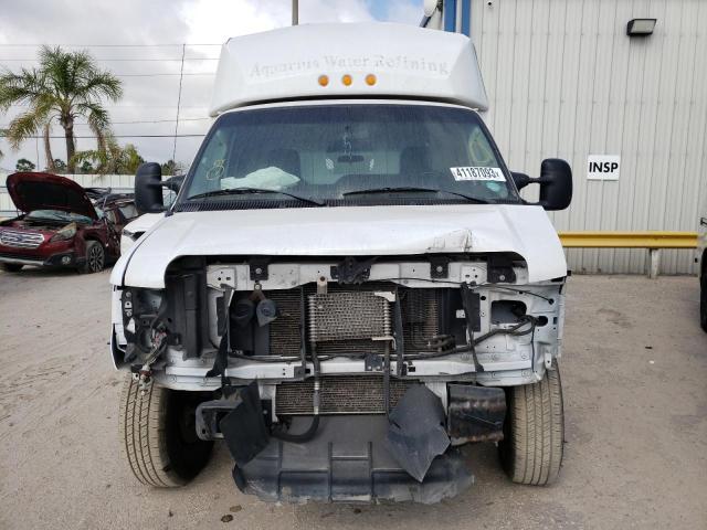 1FDWE3F68JDC00512 - 2018 FORD ECONOLINE E350 SUPER DUTY CUTAWAY VAN WHITE photo 5