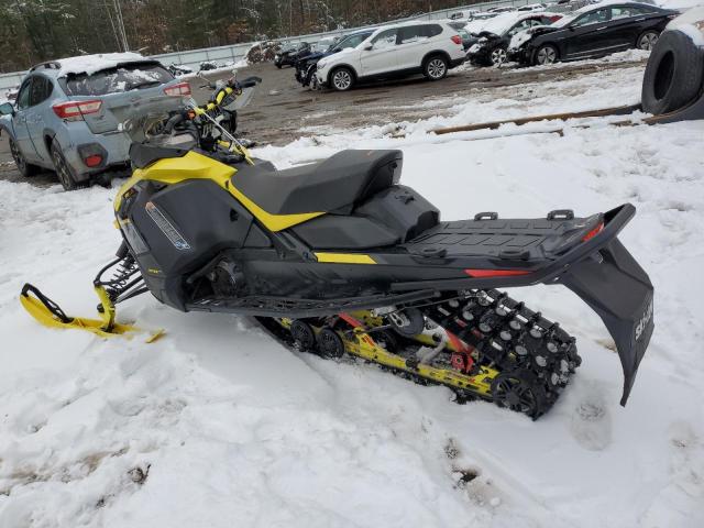 2BPSDBNA7NV000057 - 2022 SKI DOO RENEGADE YELLOW photo 3