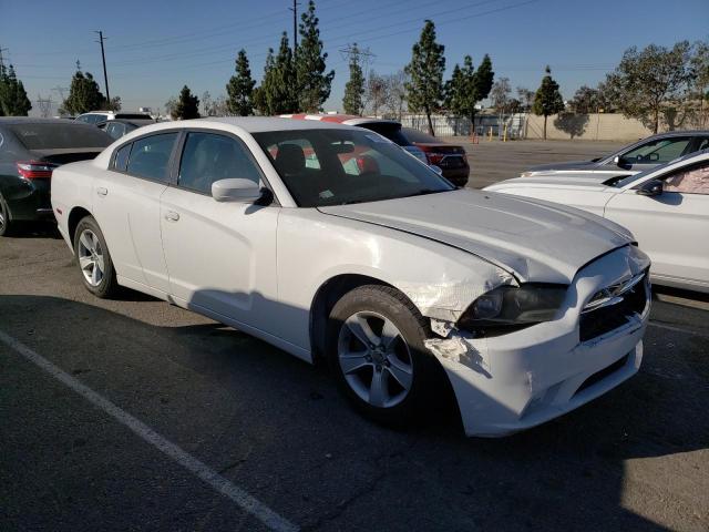 2B3CL3CG8BH511888 - 2011 DODGE CHARGER WHITE photo 4