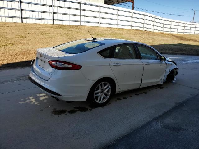 3FA6P0HD6FR241685 - 2015 FORD FUSION SE WHITE photo 3