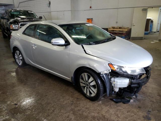 KNAFU6A26D5707238 - 2013 KIA FORTE EX SILVER photo 4