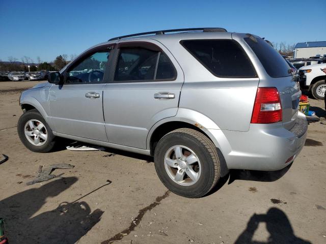 KNDJC735295873566 - 2009 KIA SORENTO LX SILVER photo 2