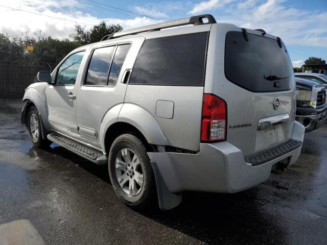 5N1AR18W25C744192 - 2005 NISSAN PATHFINDER LE SILVER photo 2