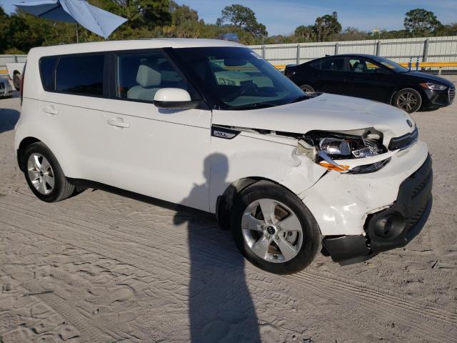 KNDJN2A23H7410652 - 2017 KIA SOUL WHITE photo 4