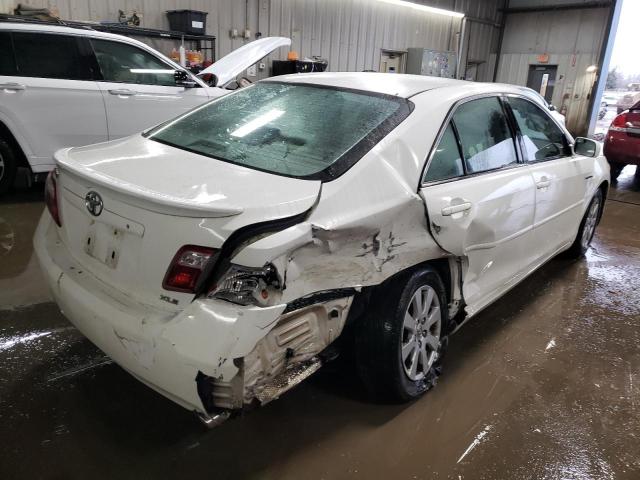 JTNBE46K673104538 - 2007 TOYOTA CAMRY CE WHITE photo 3