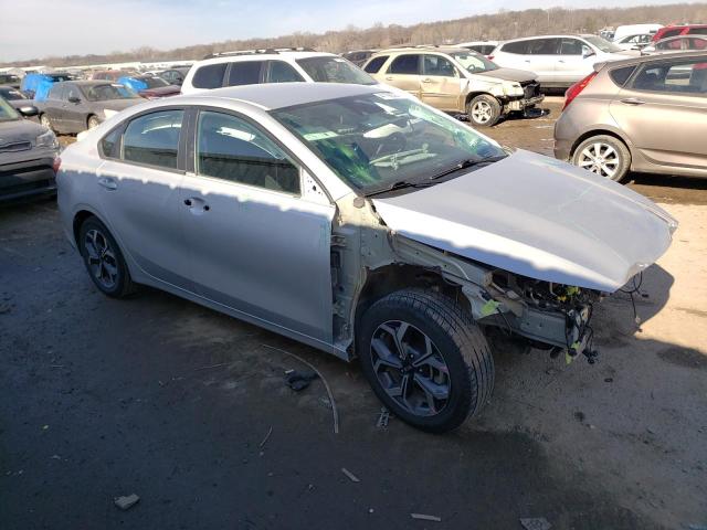 3KPF24ADXME307685 - 2021 KIA FORTE FE SILVER photo 4