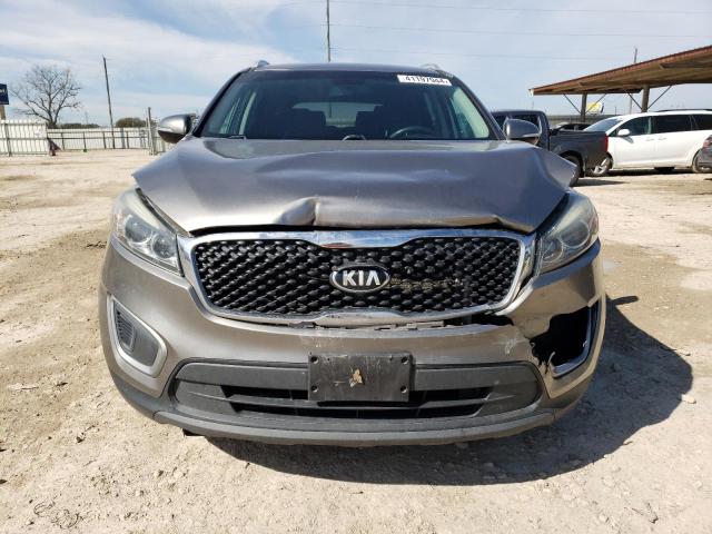 5XYPGDA59HG282088 - 2017 KIA SORENTO LX GRAY photo 5