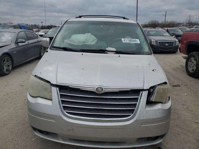 2A8HR54P68R663435 - 2008 CHRYSLER TOWN & COU TOURING SILVER photo 5