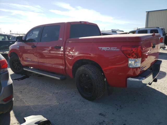 5TFEY5F17BX108895 - 2011 TOYOTA TUNDRA CREWMAX SR5 RED photo 2