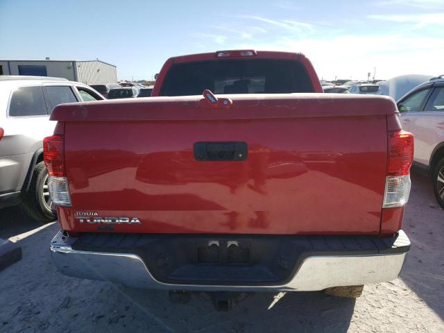 5TFEY5F17BX108895 - 2011 TOYOTA TUNDRA CREWMAX SR5 RED photo 6