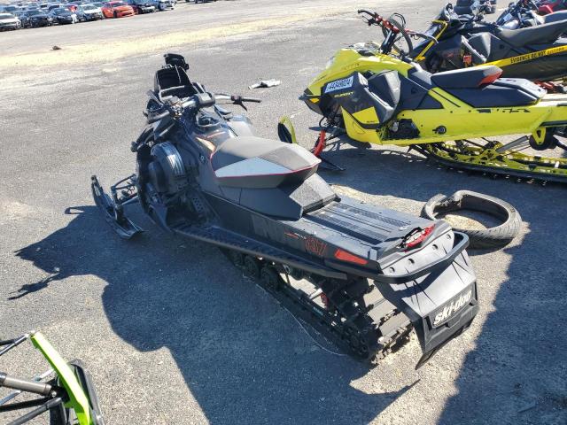 2BPSURHB9HV000062 - 2017 SKI DOO RENEGADE BLACK photo 3