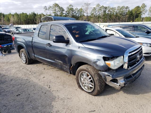 5TFRM5F13AX011186 - 2010 TOYOTA TUNDRA DOUBLE CAB SR5 GRAY photo 4