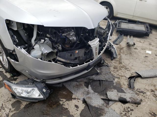 2LMHJ5AT6KBL03257 - 2019 LINCOLN MKT SILVER photo 12