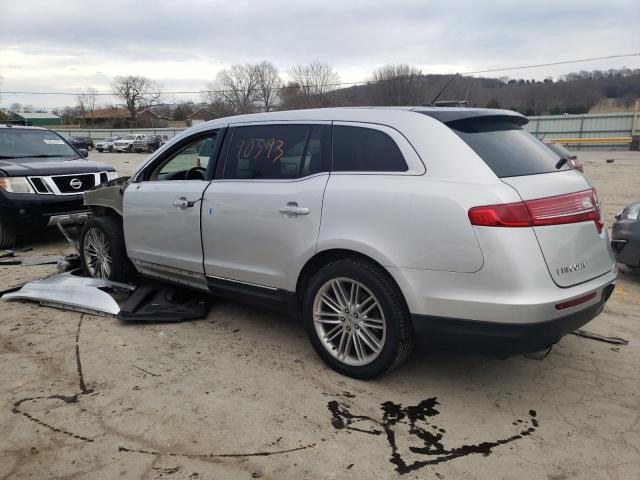 2LMHJ5AT6KBL03257 - 2019 LINCOLN MKT SILVER photo 2