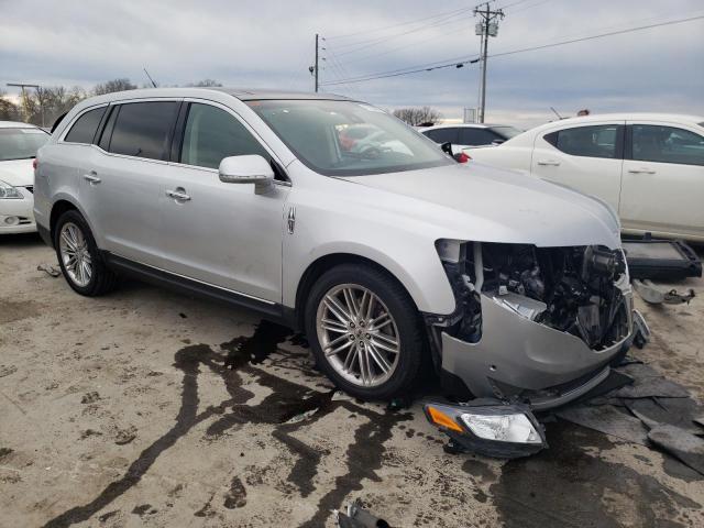 2LMHJ5AT6KBL03257 - 2019 LINCOLN MKT SILVER photo 4