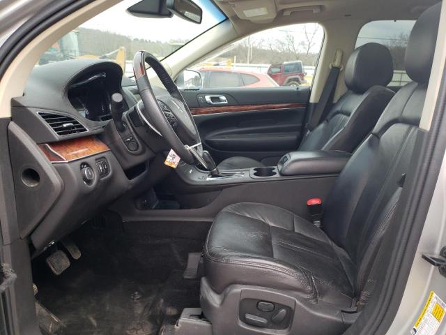 2LMHJ5AT6KBL03257 - 2019 LINCOLN MKT SILVER photo 7