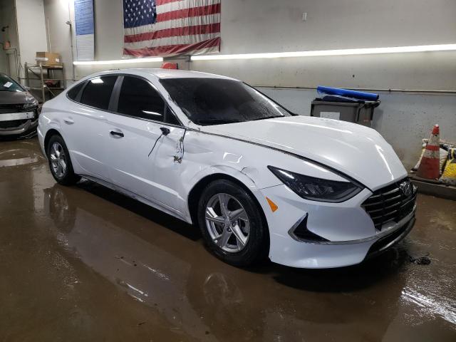 5NPEG4JA4NH144967 - 2022 HYUNDAI SONATA SE WHITE photo 4