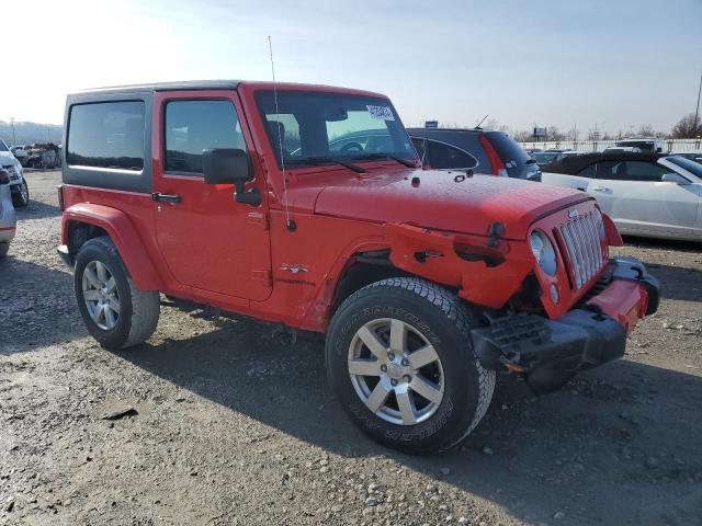 1C4AJWBG6HL543779 - 2017 JEEP WRANGLER SAHARA RED photo 4