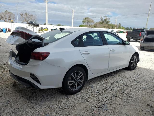 3KPF24AD3PE544491 - 2023 KIA FORTE LX WHITE photo 3