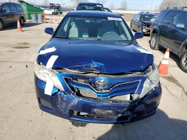 4T1BF3EK7BU690033 - 2011 TOYOTA CAMRY BASE BLUE photo 5