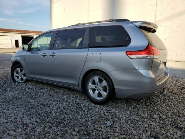 5TDKK3DCXBS040840 - 2011 TOYOTA SIENNA LE SILVER photo 2