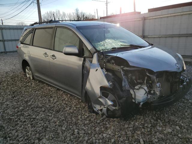 5TDKK3DCXBS040840 - 2011 TOYOTA SIENNA LE SILVER photo 4