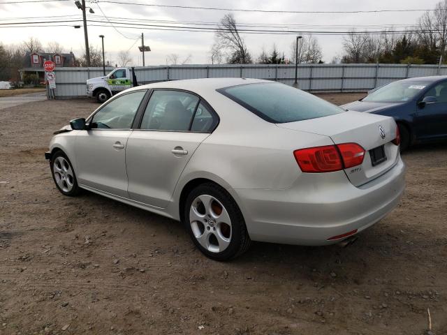 3VW2K7AJ4CM334260 - 2012 VOLKSWAGEN JETTA BASE SILVER photo 2