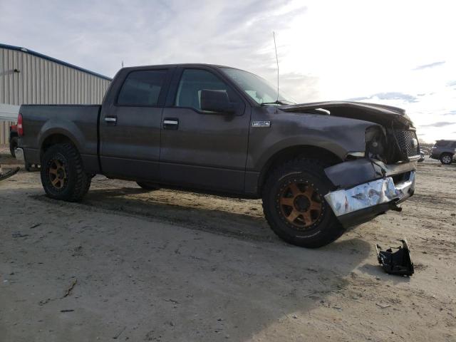 1FTRW12W65KE56562 - 2005 FORD F150 SUPERCREW GRAY photo 4