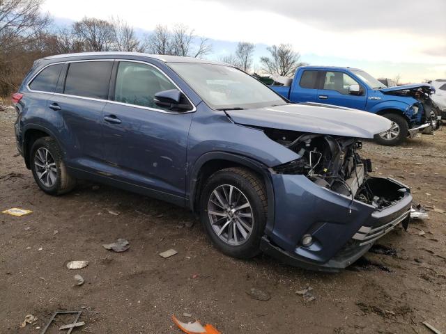 5TDJZRFH5KS701595 - 2019 TOYOTA HIGHLANDER SE BLUE photo 4