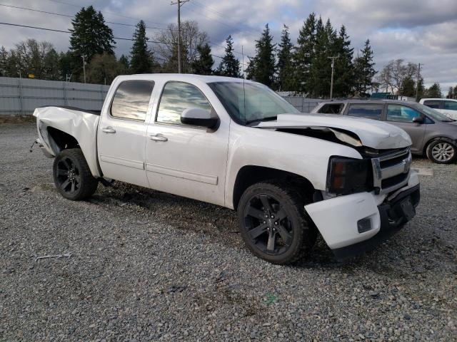 3GCPCTE07BG174114 - 2011 CHEVROLET SILVERADO C1500 LTZ WHITE photo 4