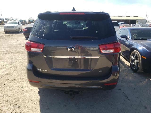 KNDMC5C17G6159342 - 2016 KIA SEDONA EX GRAY photo 6