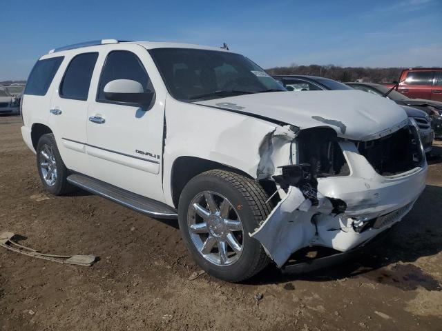 1GKFK63857J345168 - 2007 GMC YUKON DENALI WHITE photo 4