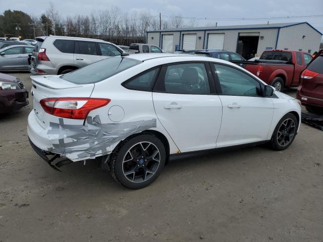 1FAHP3F25CL389431 - 2012 FORD FOCUS SE WHITE photo 3