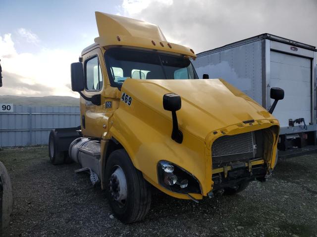 1FUBGDDV8GLGV9241 - 2016 FREIGHTLINER CASCADIA 1 YELLOW photo 1