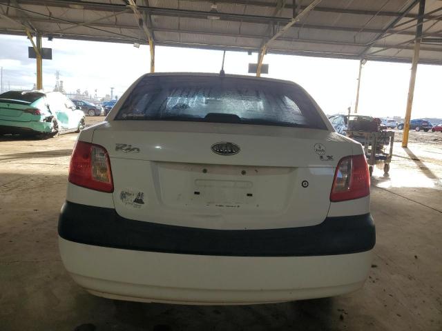 KNADE123766065656 - 2006 KIA RIO WHITE photo 6