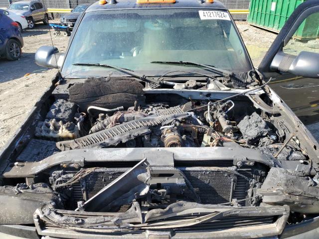 1GCJK33245F908310 - 2005 CHEVROLET SILVERADO K3500 BLACK photo 11