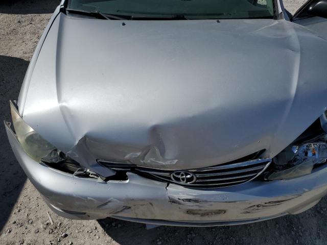 4T1BE32K15U022725 - 2005 TOYOTA CAMRY LE SILVER photo 11