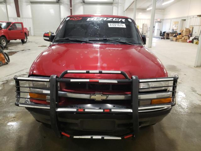 1GNDT13W8X2223875 - 1999 CHEVROLET BLAZER RED photo 5