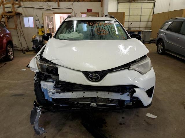 JTMBFREV9JJ177383 - 2018 TOYOTA RAV4 LE WHITE photo 5