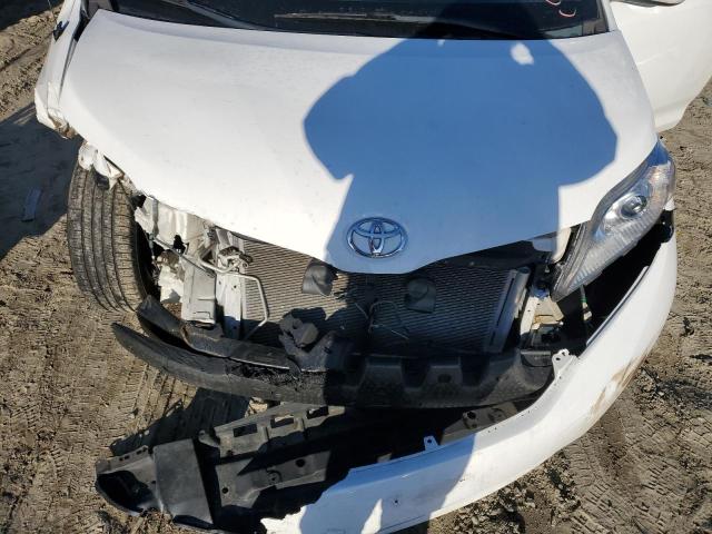 5TDKK3DC0CS185337 - 2012 TOYOTA SIENNA LE WHITE photo 12